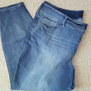 26R Light Wash Jeggings